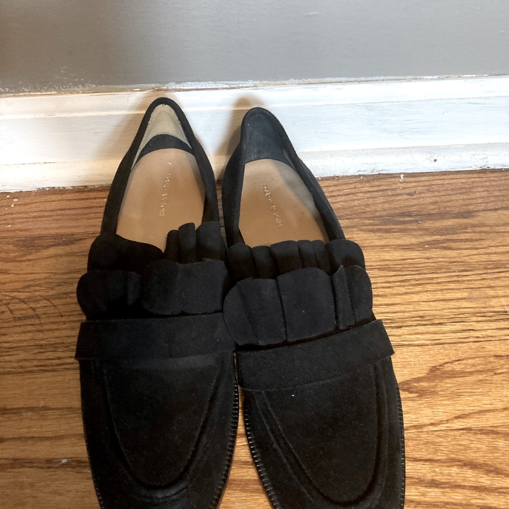 Pour La Victoire Black Tenley Suede Ruffled Loafers. Size 10 Very Good Condition